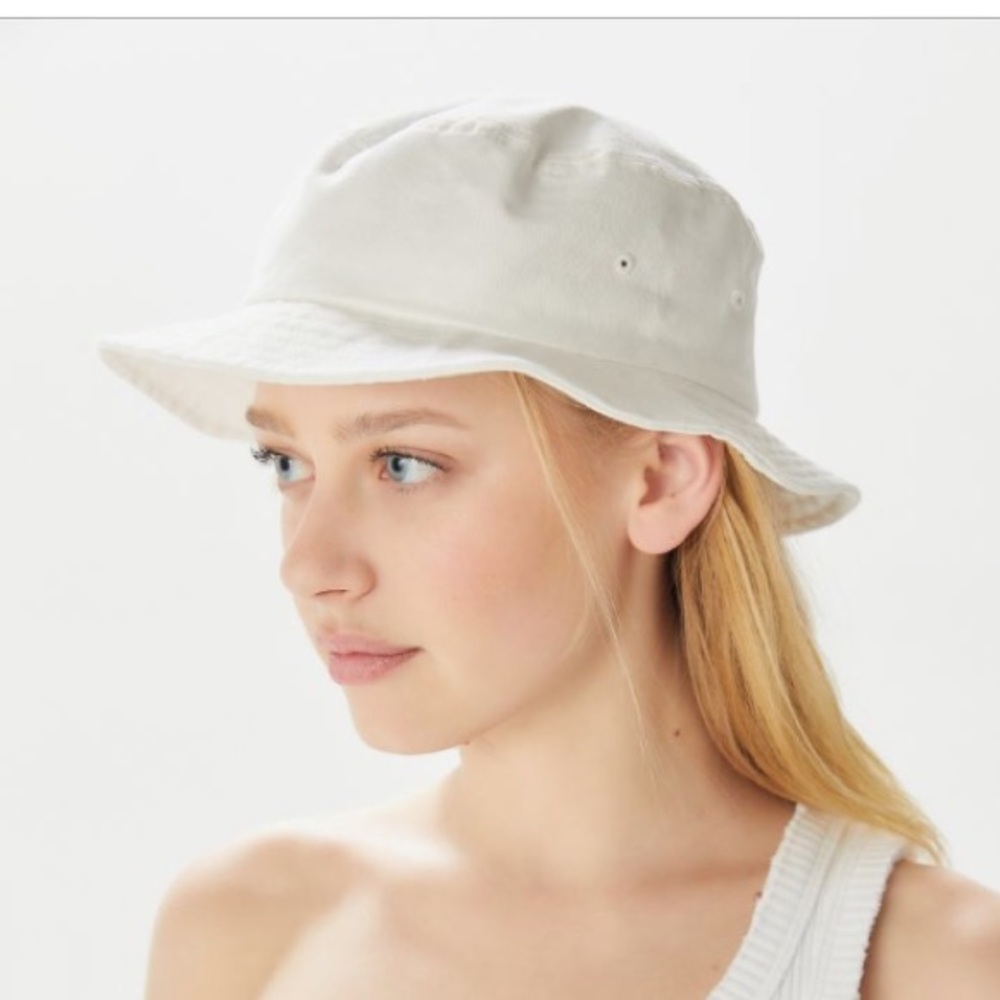 UO Chloe Canvas Bucket Hat 2-Pack in Ivory and Black